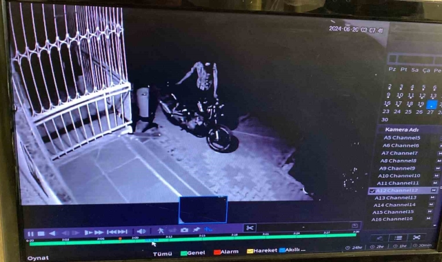 Motosiklet hırsızı kameralara yakalandı