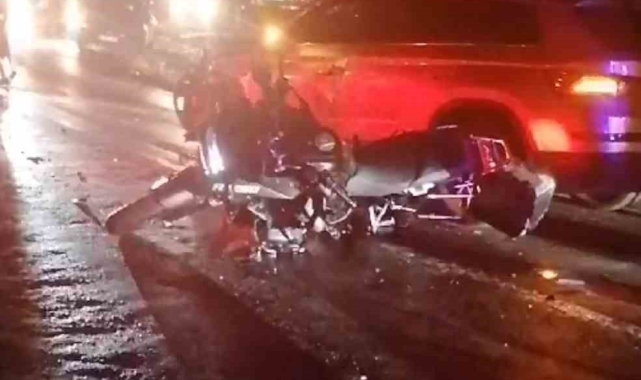 Motosikletle otomobil çarpıştı: 2 yaralı