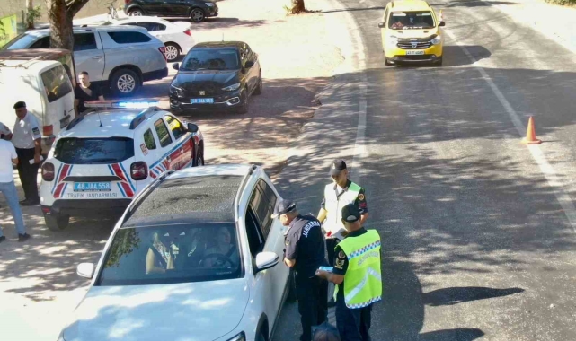 Muğla İl Jandarma Trafik ekiplerinden anlamlı bayram sürprizi