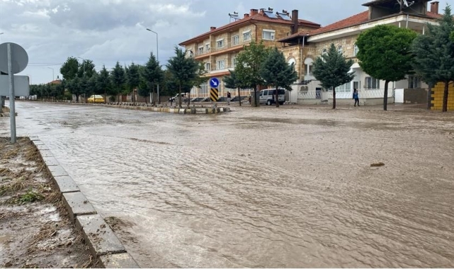 Nevşehir'de sağanak sele neden oldu, tarım arazileri sular altında kaldı