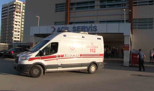 Niğde'de otomobiller çarpıştı: 3'ü ağır 6 yaralı