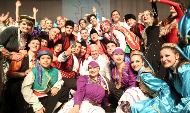 Nilüfer'in rengi 'Nirengi' izleyicileri büyüledi
