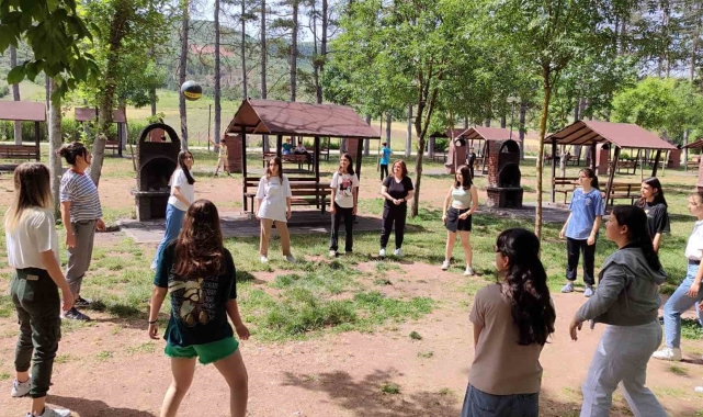 Odunpazarı Belediyesi LGS Atölyesi öğrencileri Ragülatör'de piknik yaparak stres attı