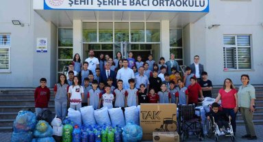 Öğrenciler, velileriyle engellilere umut oluyor