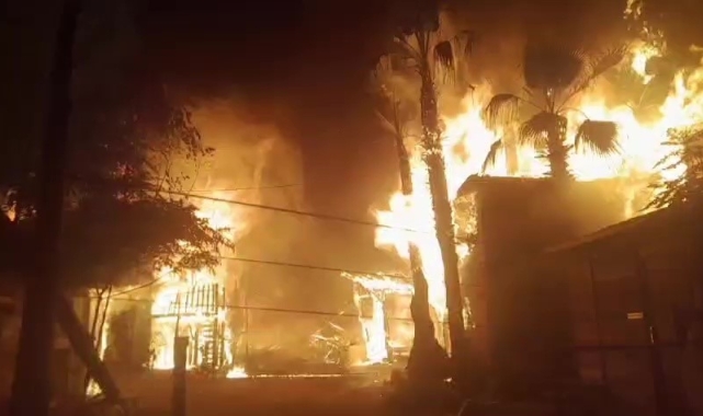 Olympos'ta Kadir's Ağaç Evleri ikinci kez tamamen yandı