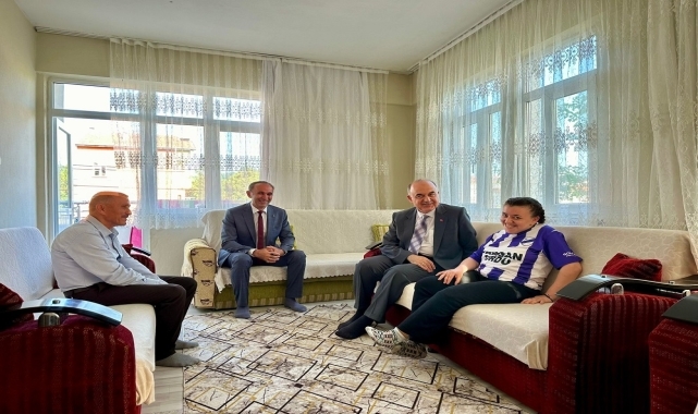 Ordu Valisi Erol protez bacağına kavuşan Büşra'yı ziyaret etti
