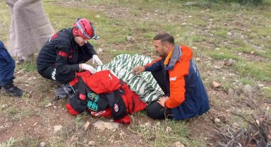 Ormanlık alanda kaybolan yaşlı kadım helikopterle kurtarıldı