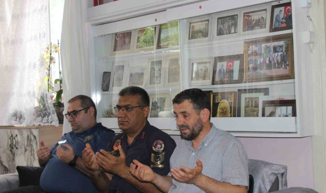 Osmaneli'de Kaymakam ve Belediye Başkanı vatandaşlarla bayramlaştı
