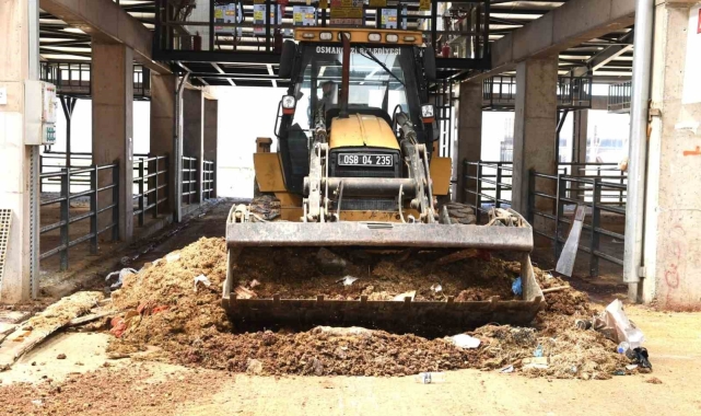 Osmangazi'de kurban pazarları temizlendi