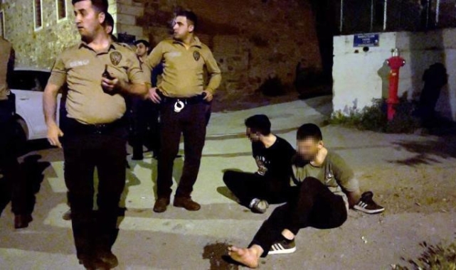 Osmanlı Devleti'nin 634 yıllık ilk hastanesinin kurşunları rulo yaparak çalmaya çalışmışlar