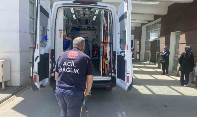 Otomobil şarampole yuvarlandı: 1 ölü, 1 yaralı