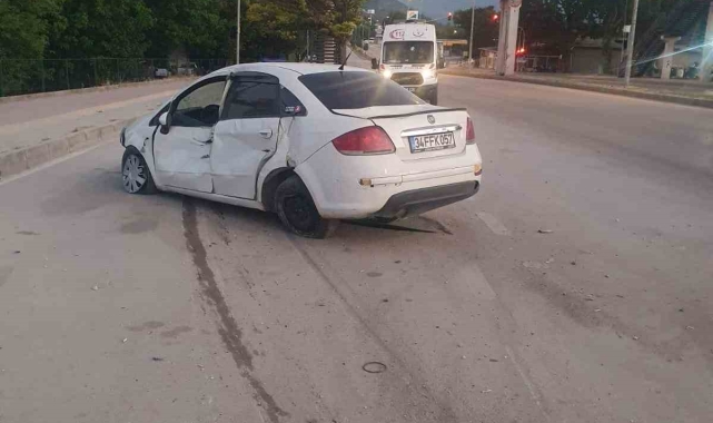 Otomobil taklalar atarak karşı şeride geçti