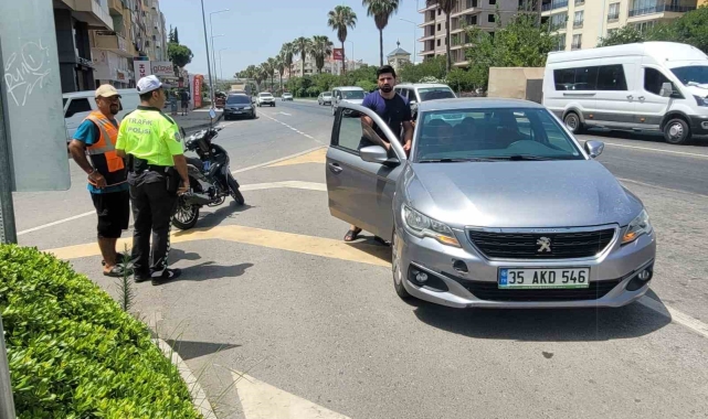 Otomobille motosiklet çarpıştı: 1 yaralı