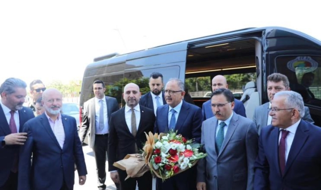 Özhaseki: "Dünyayı en az kirleten ülkelerin başındayız"