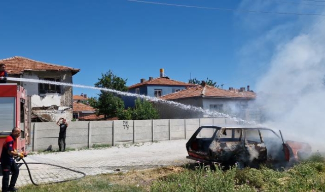 Park halindeki otomobil küle döndü