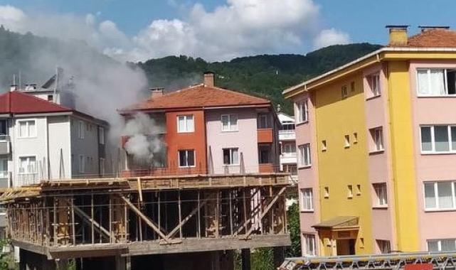 Patlayan mutfak tüpü evi yaktı