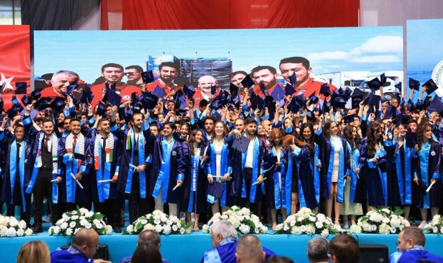 PAÜ bu dönem 7690 mezununu kariyer hayatlarına uğurladı