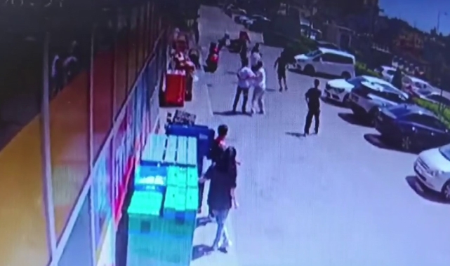 Pendik'te firari şahıs silahlı kavgaya karıştı: Ağabeyinin kimliğiyle yakalandı