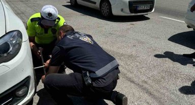 Polis ekibi vatandaşın yardımına koştu