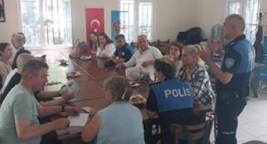 Polis ekiplerinin katılımıyla muhtarlar toplantısı düzenlendi