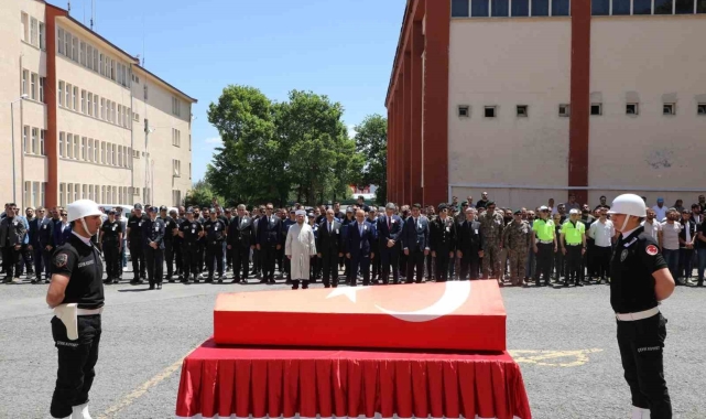 Polis memuru İsmail Erdem Aksoy için Ağrı'da cenaze töreni düzenlendi