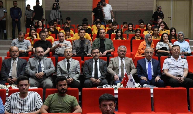 Prof. Dr. Fuat Sezgin ve Müslümanların Bilime Katkıları' konulu konferans düzenlendi