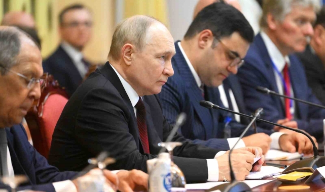 Putin: "Rusya-Vietnam ilişkileri eşitlik, karşılıklı saygı ve çıkarları göz önünde bulundurma ruhuyla gelişiyor"
