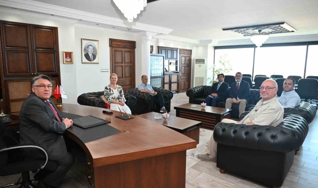 Rektör Özölçer, Uluslararası Akademisyen heyetini kabul etti