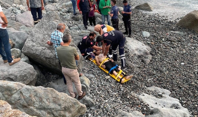 Rize'de denize giren Gürcistan uyruklu 2 kişi hayatlarını kaybetti
