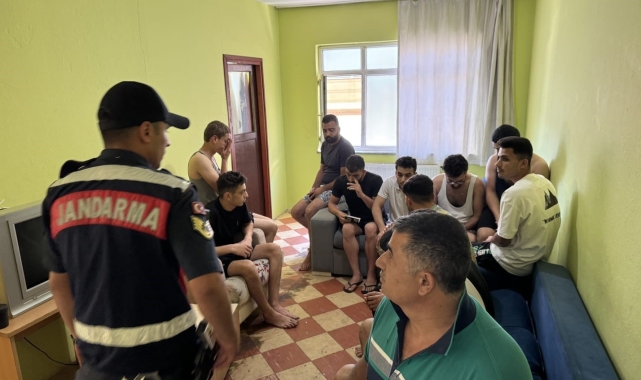 Sakarya'da 13 göçmen kaçakçısı organizatörü tutuklandı