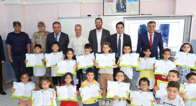 Samandağ'da öğrencilerin karne heyecanı