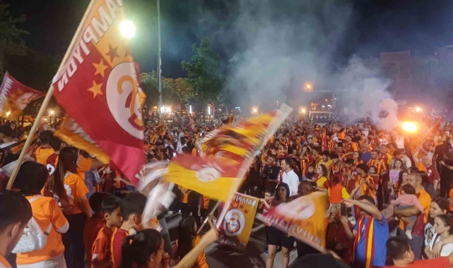 Şampiyonluk coşkusu, Salihli'de zirve yaptı