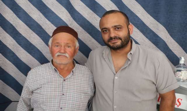 Samsun'da önündeki traktörden savrulan 13 bin 600 lirayı bulan kişi, parayı sahibine verdi