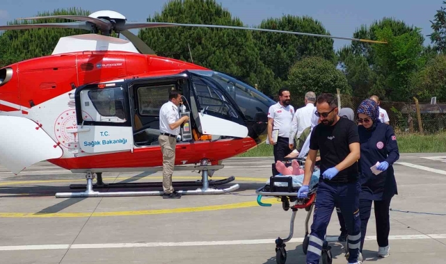 Samsun'da ambulans helikopter yaşlı kadın için havalandı