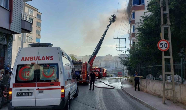 Samsun'da çatı katında korkutan yangın