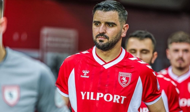 Samsunspor'da 4 futbolcu ile yollar ayrıldı