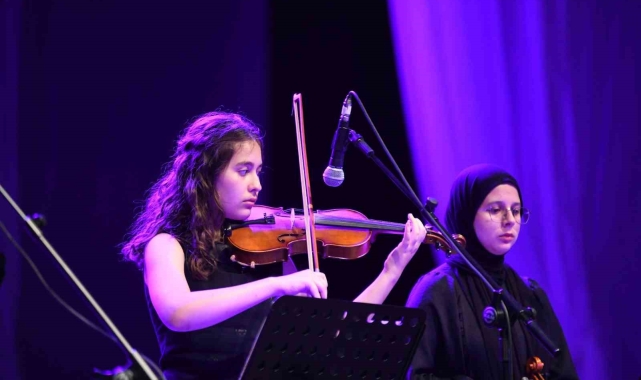 Sanat eğitimi alan kursiyerler yeteneklerini sergiledi
