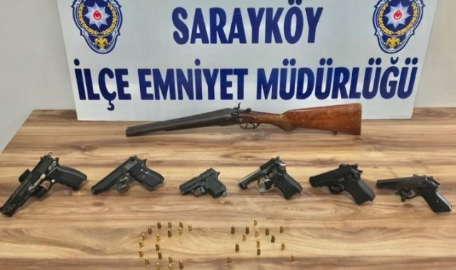 Sarayköy'de silah ticareti yapan 2 şüpheli yakalandı