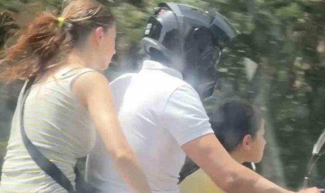Sarıyer'de motosiklet sürücüsünün ailesiyle beraber tehlikeli yolculuğu kamerada