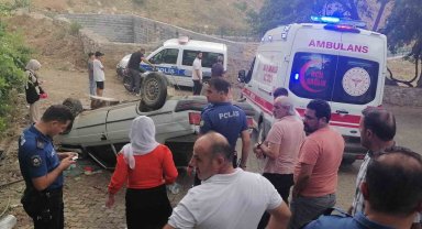 Sason'da otomobil takla attı: 5 yaralı
