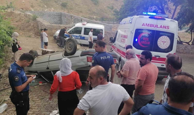 Sason'da otomobil takla attı: 5 yaralı