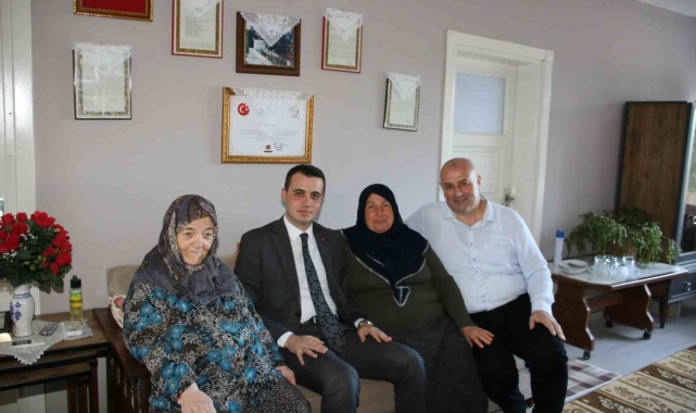 Şehit ailelerini bayramda yalnız bırakmadılar