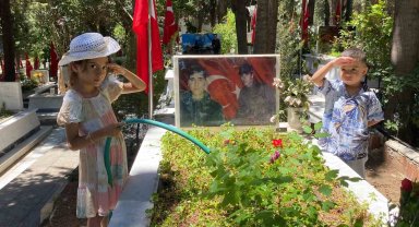 Şehit yakınlarının buruk bayram arefesi