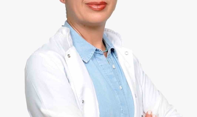 Şekerli gıdaları ana yemeklerle tüketmek çürük riskini azaltıyor