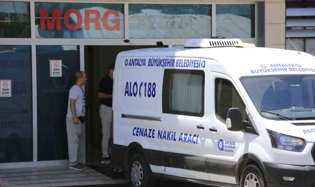 Şiddet nedeniyle eşinden boşanmış, defalarca uzaklaştırma kararı aldırmış