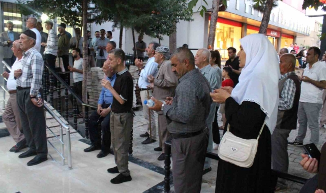 Siirt'te hacı adayları kutsal topraklara dualarla uğurlandı