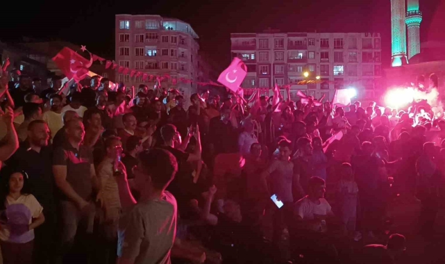 Siirt'te milli maç heyecanı yaşandı