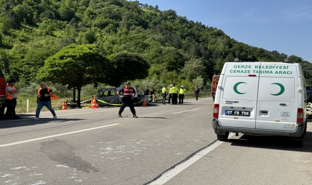 Sinop'ta otomobille sağlık personelinin bulunduğu araç çarpıştı, 3 kişi öldü,  3 kişi yaralandı