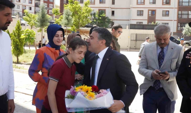 Şırnak'ta 164 bin öğrenci karne sevinci yaşadı