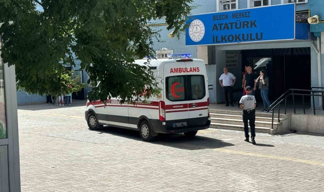Su sebilinden taşan suya basarak ayağı kayan öğrenci hastanelik oldu